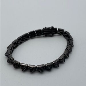 Eddie Borgo Dark Metallic Pave Crystal Pyramid Bracelet